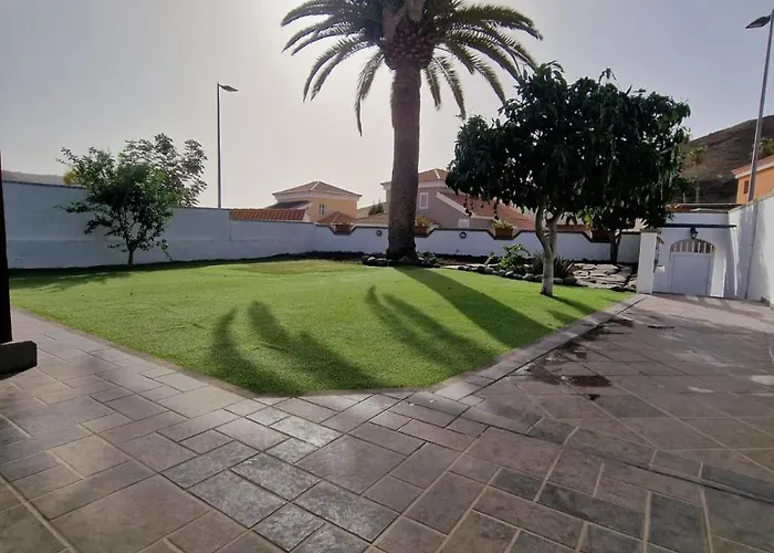 Palmera Dorada Villa *